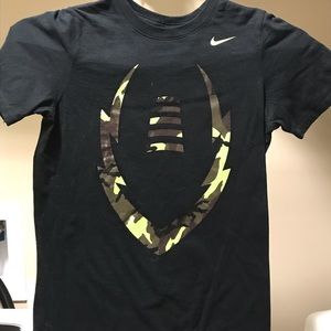 Youth boys Nike tee shirt
